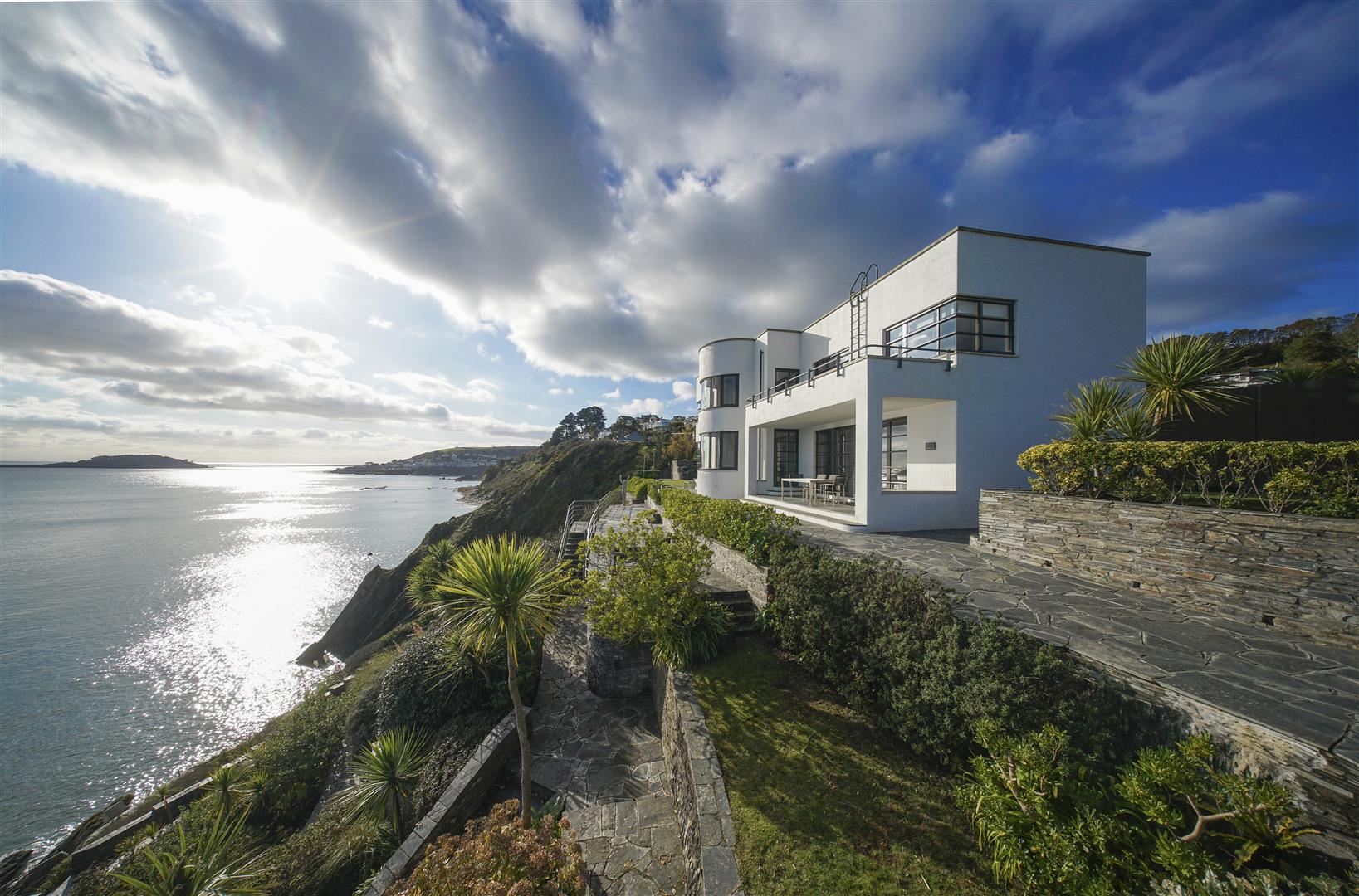 Estate agents in Cornwall featured on Mansion Global with property Gradna.