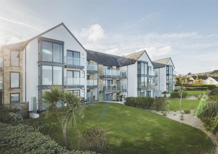 The Sands, Carbis Bay garden apartment for sale Shore Partnership