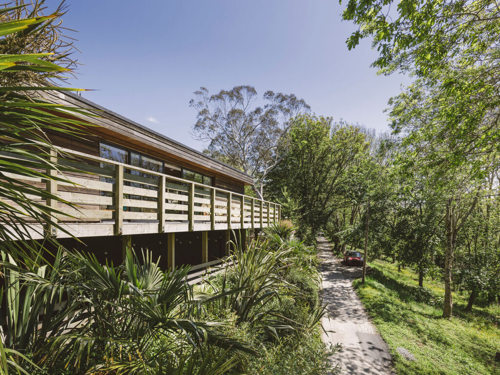 Quiet house in the trees near Mawgan Porth