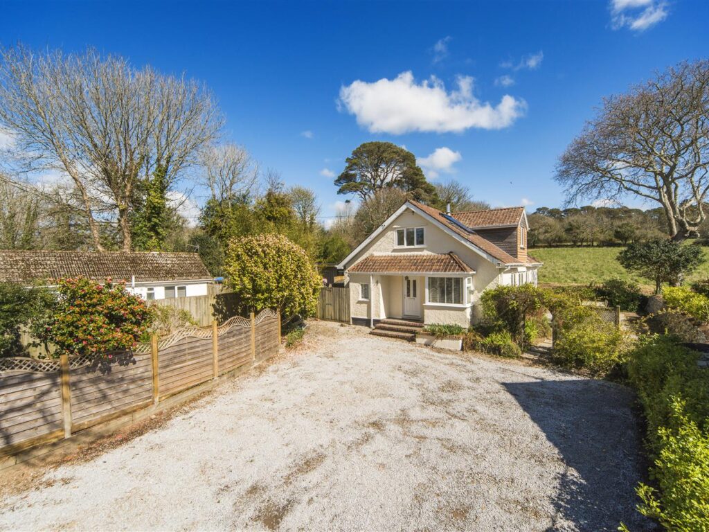 Family home in Mylor Bridge, Falmouth. Falmouth estate agent.