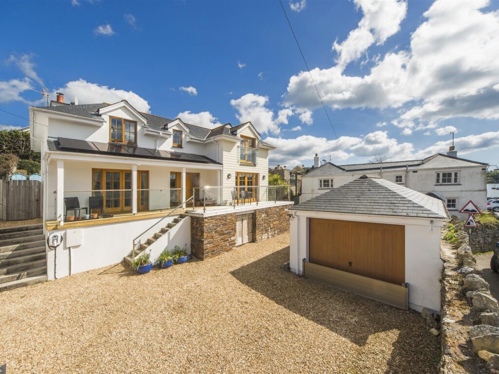 Modern family home in Mylor, Falmouth. Falmouth estate agent.