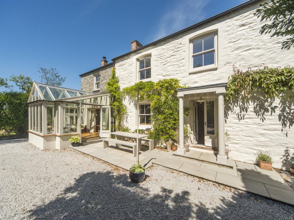 Country home for sale near Truro Cornwall 