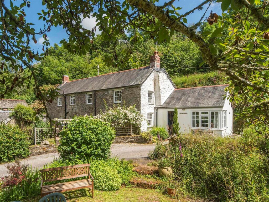 Country cottage near the beach in south Cornwall