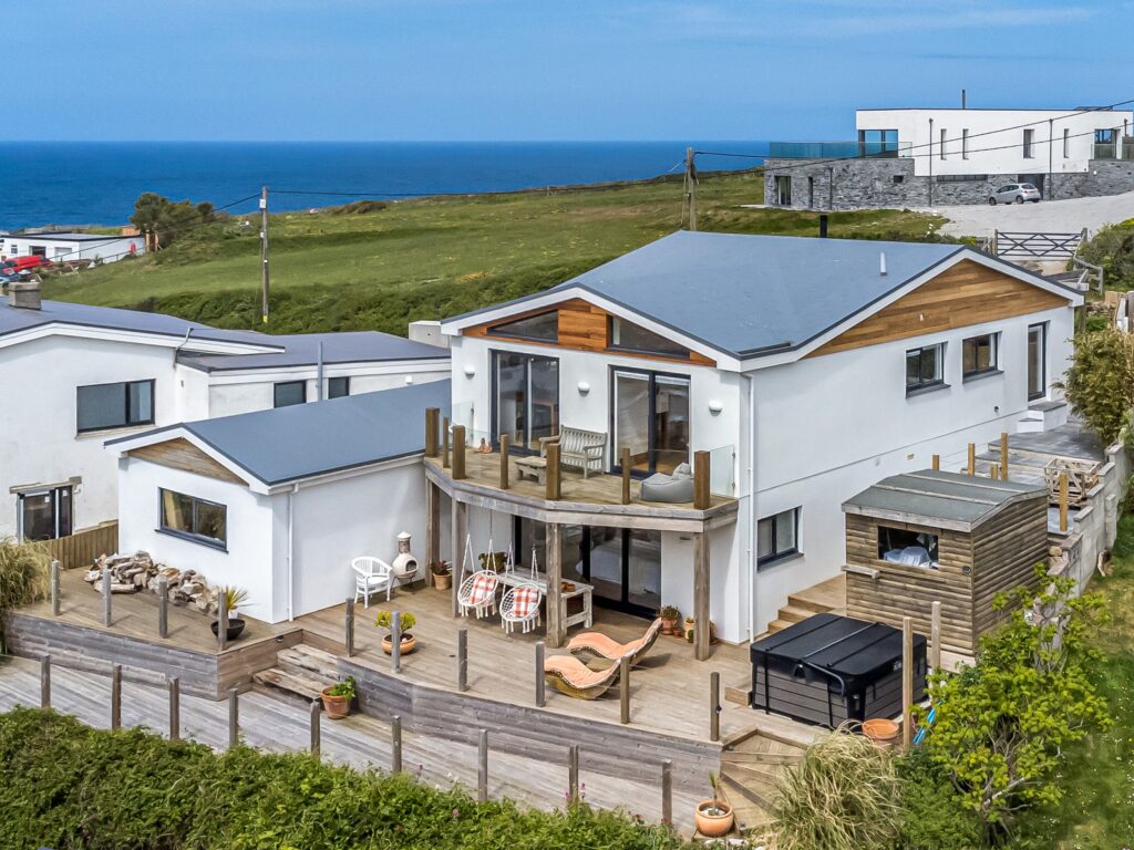 North Cornish coastal home with sea views