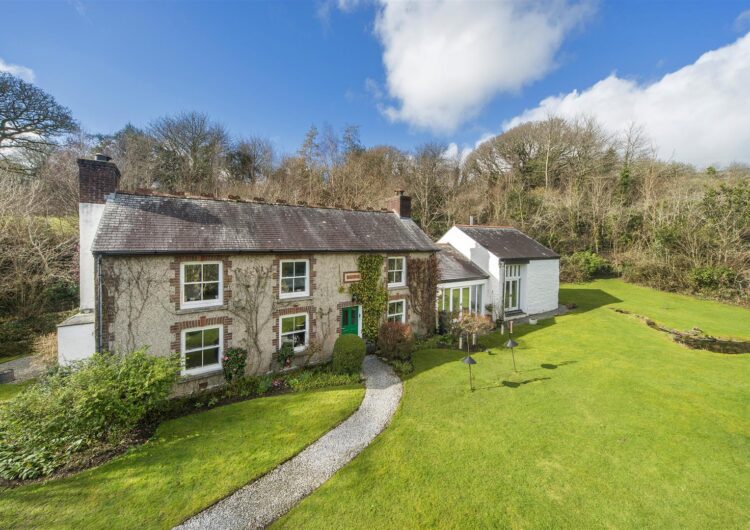 Old Carnon Hill, Perranwell Station property image