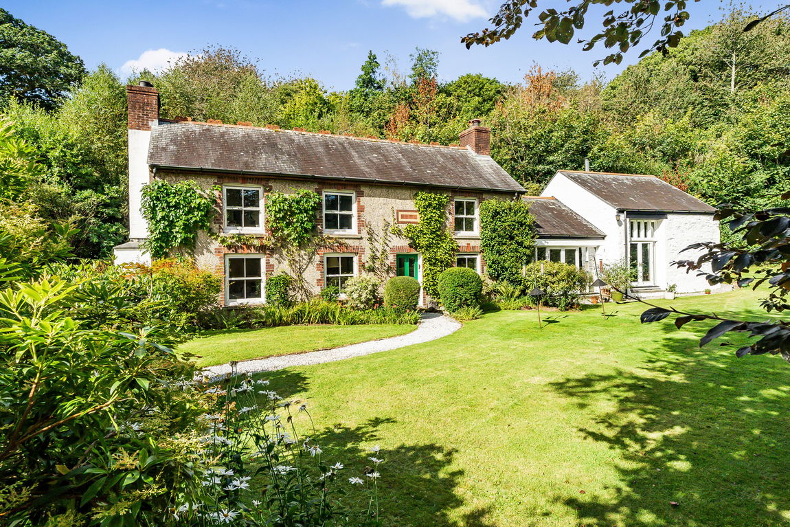Old Carnon Hill, Perranwell Station Property Image