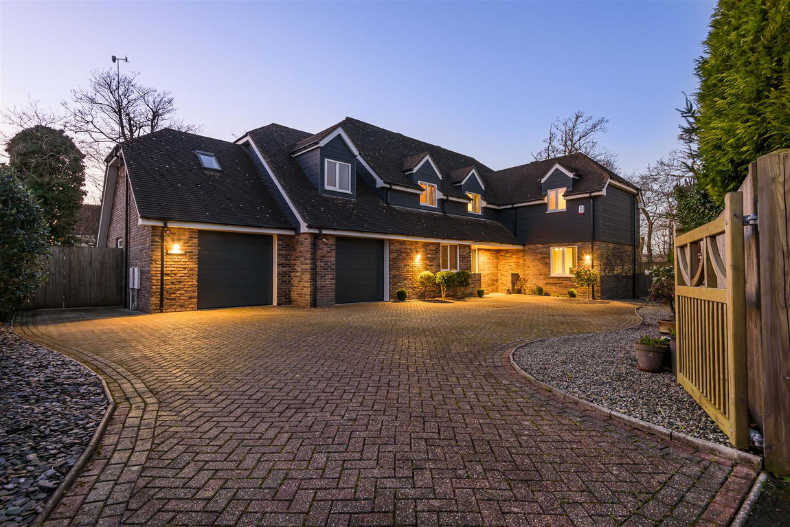 Crinnis Close, Carlyon Bay Property Image