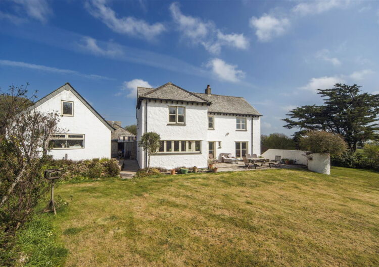 Brill, Constantine property image