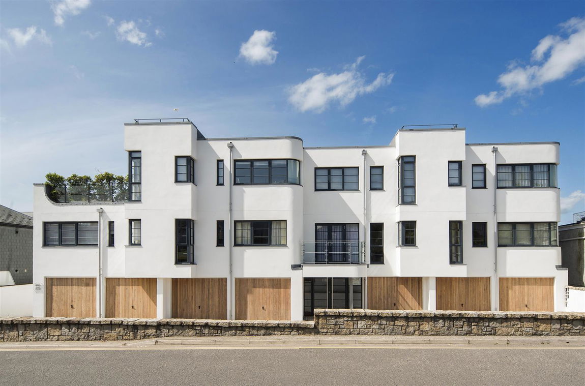 North Parade, Falmouth Property Image
