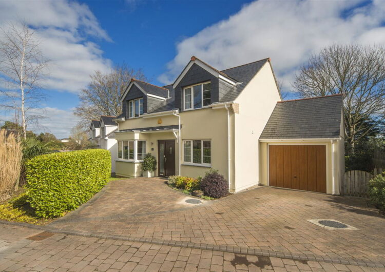 Lemon Gardens, Truro property image