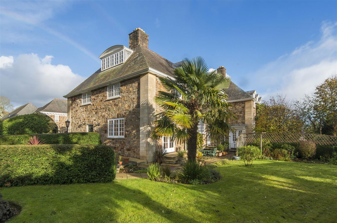 Trewinnard Court, Truro Property Image