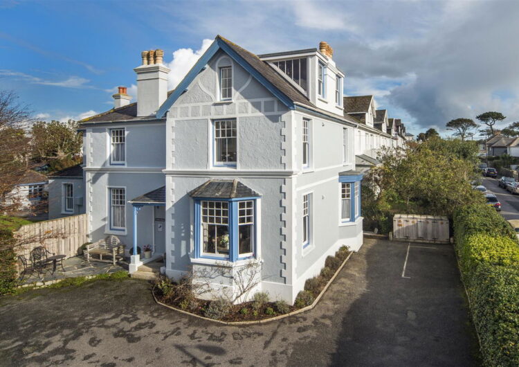 Gyllyngvase Road, Falmouth property image