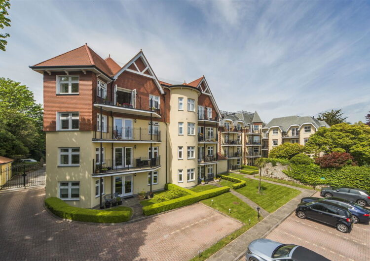 Sea View Court, Falmouth property image