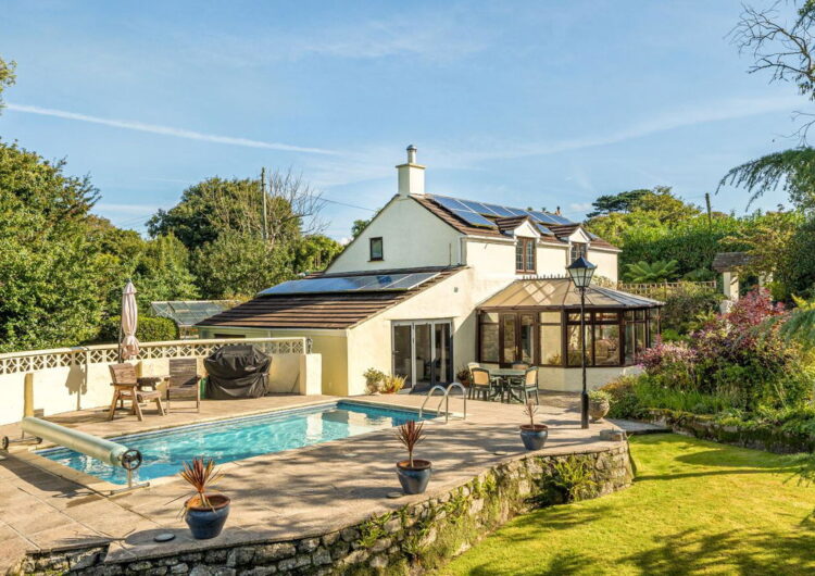 Tresowes Green, near Helston property image