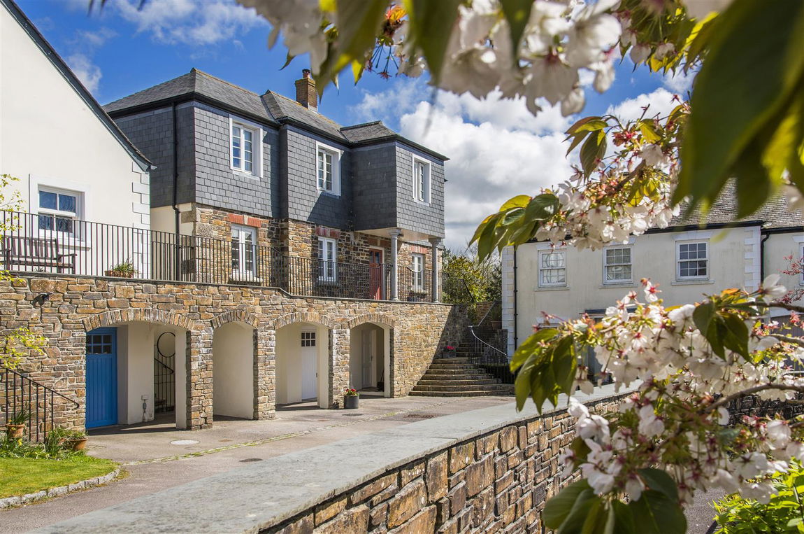 Belvedere, Truro Property Image