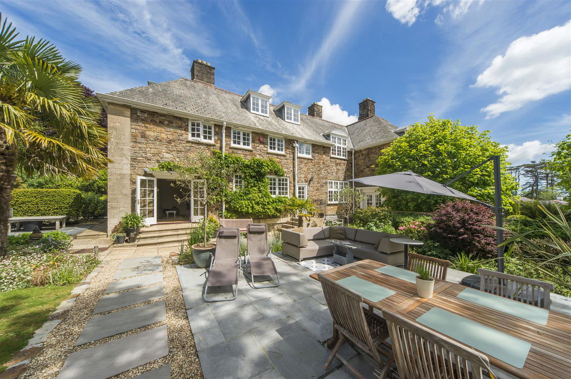 Trewinnard Court, Truro Property Image