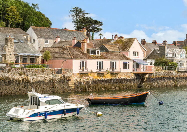 Flushing waterfront, Falmouth property image