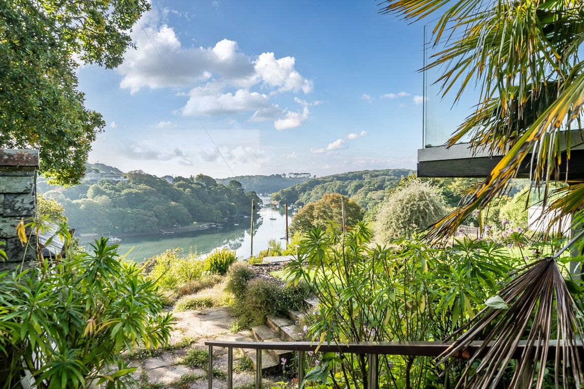 Port Navas, Helford River Property Image